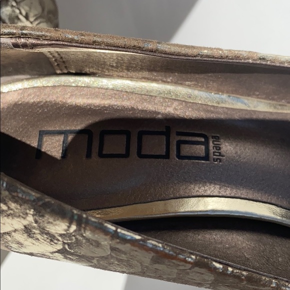Moda Spana metallic gold pumps.  SZ 6 1/2 - Picture 3 of 5